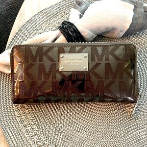 Authentic Michael Kors I Phone/wallet